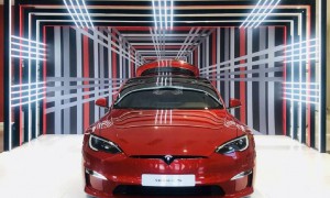 科技与国风的碰撞 特斯拉Model S Plaid西安巡展火了