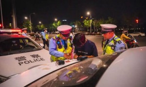 打响“净夜行动” 西安严整摩托车飙车炸街乱象