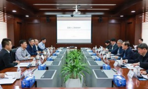 中国科协主席万钢调研百度：发挥大语言模型产业赋能价值